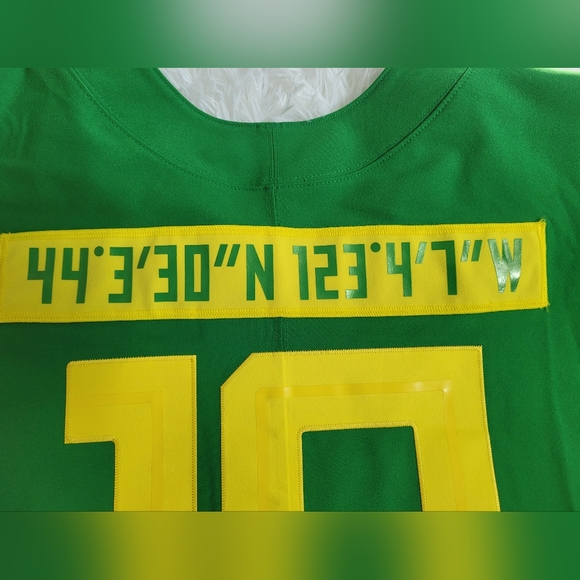 Nike OREGON Ducks Justin Herbert Jersey - Picture 6 of 7